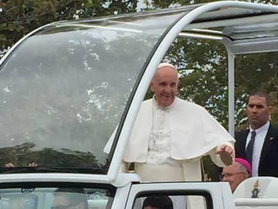 pope_francis_9-27-2015_philadelphia_photo_by_gabriel_pugliese